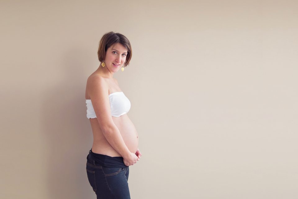 seance-photo-femme-enceinte-en-studio-a-tours (107)