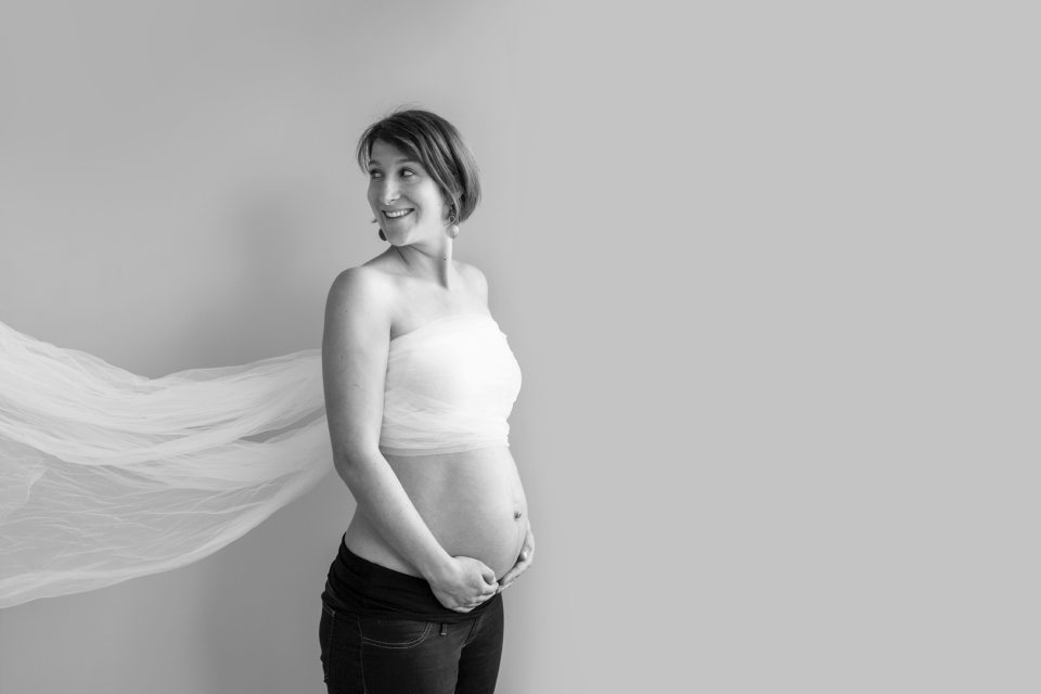 seance-photo-femme-enceinte-en-studio-a-tours (132)