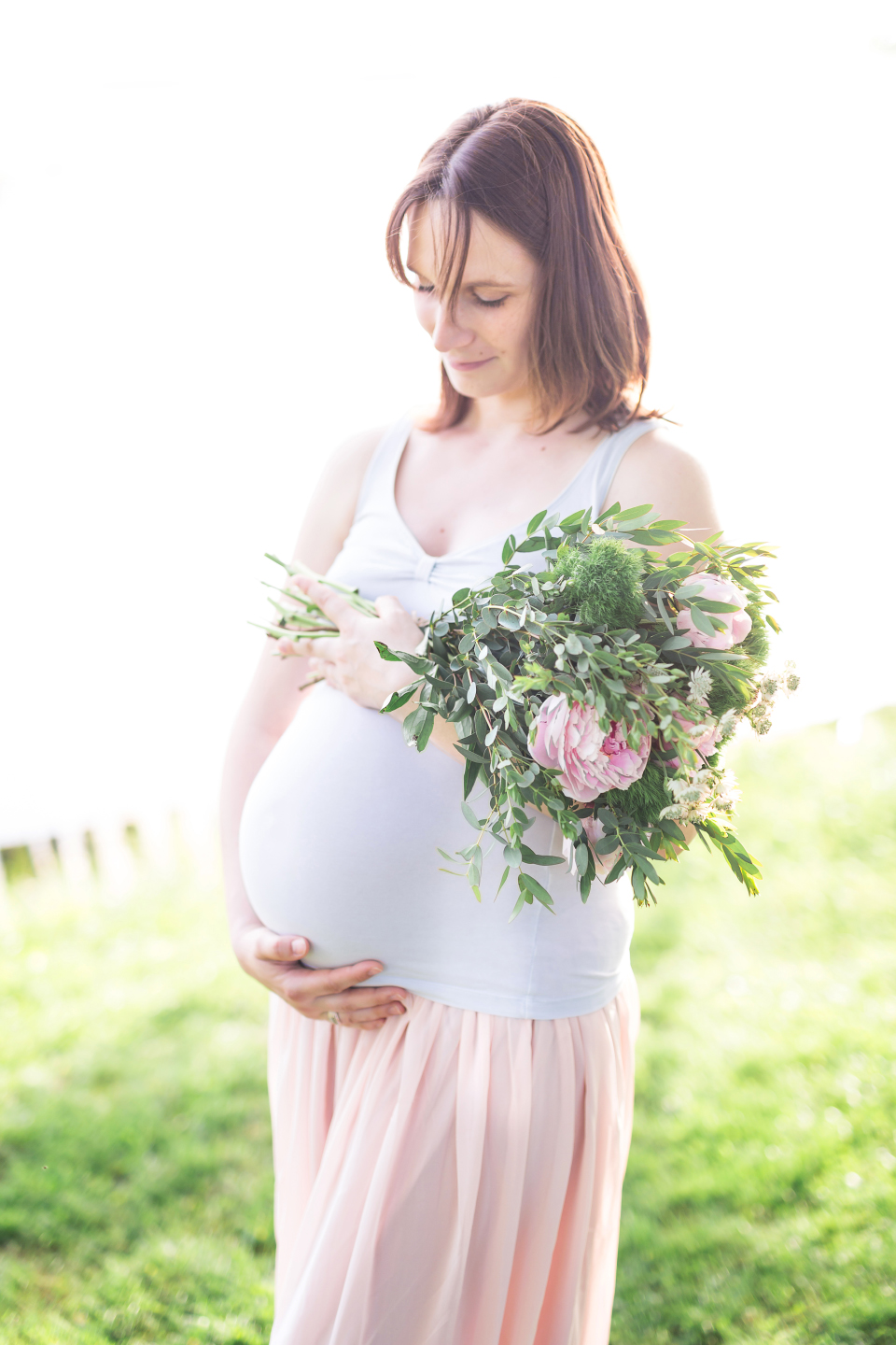 Séance photo maternité en extérieur - Photographe de grossesse à Tours