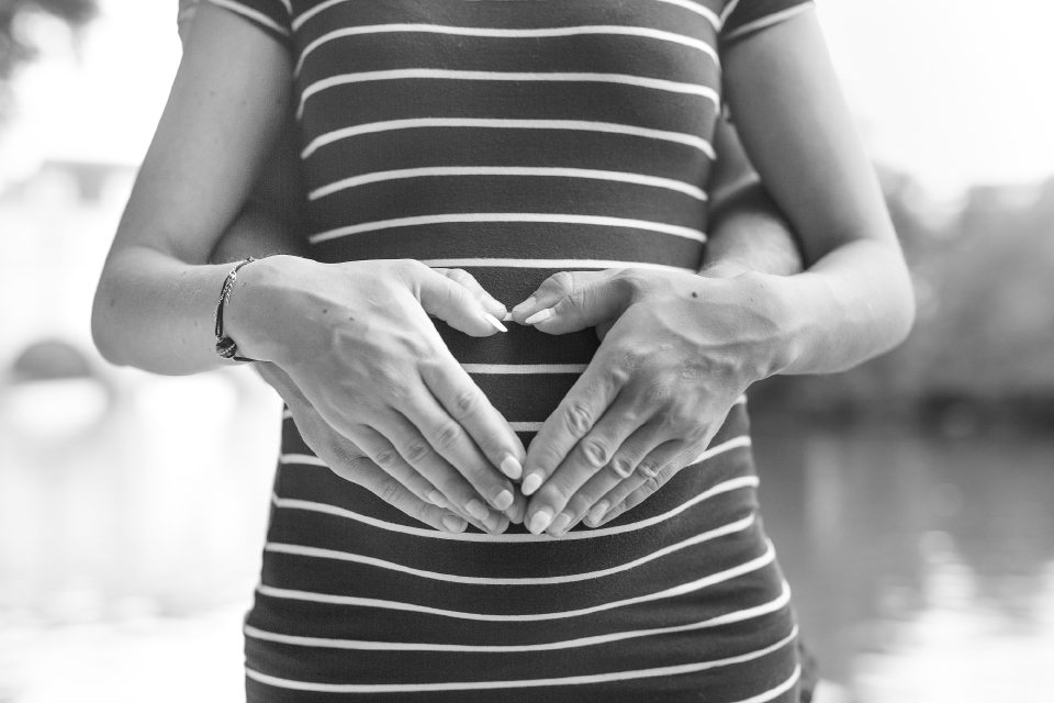 Séance photo de grossesse à tours - photographe en Indre et Loire